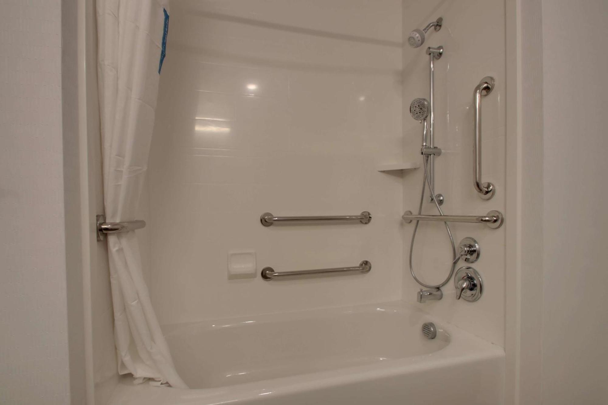 Hampton Inn & Suites By Hilton Knightdale Raleigh Extérieur photo