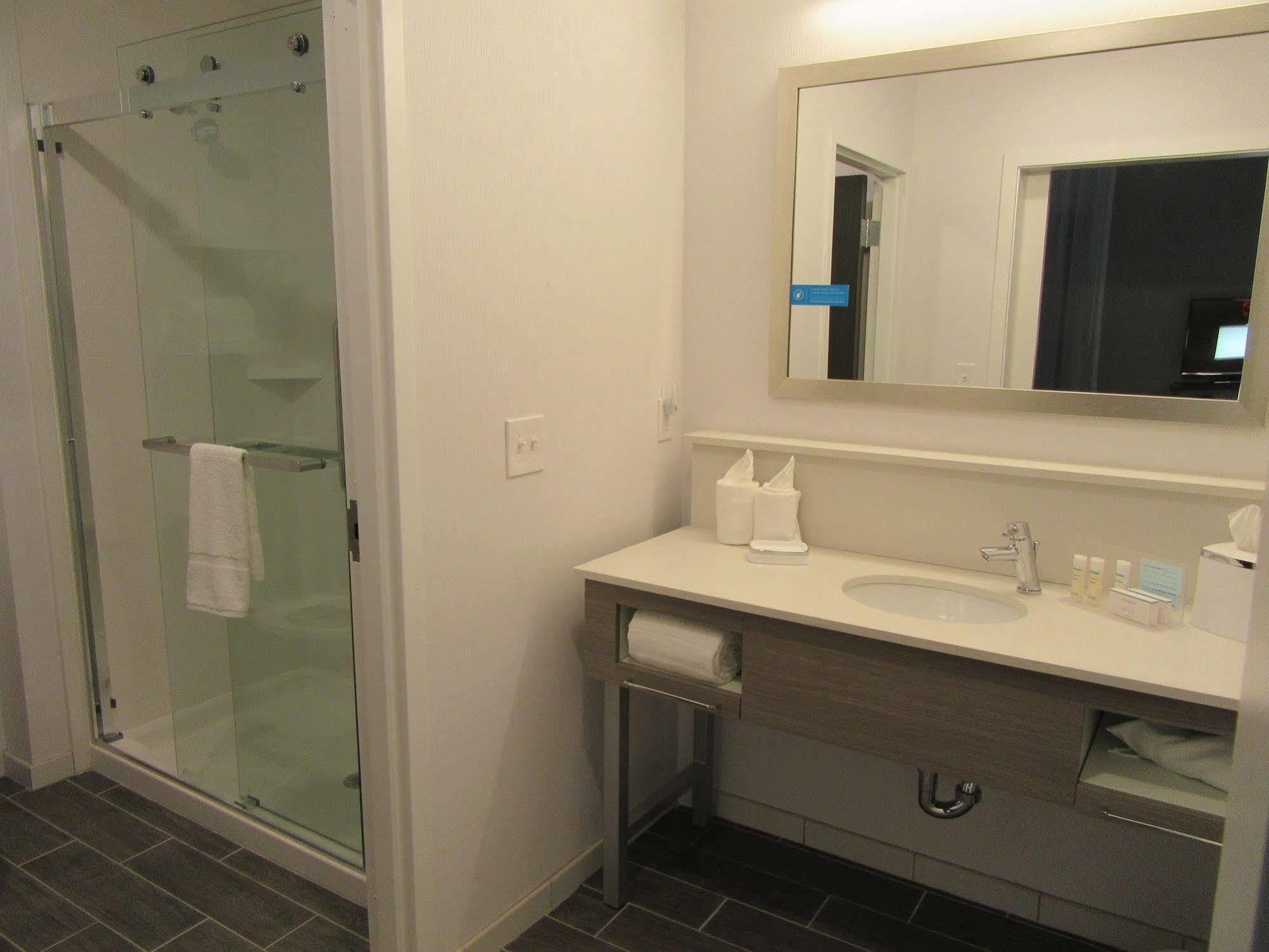 Hampton Inn & Suites By Hilton Knightdale Raleigh Extérieur photo
