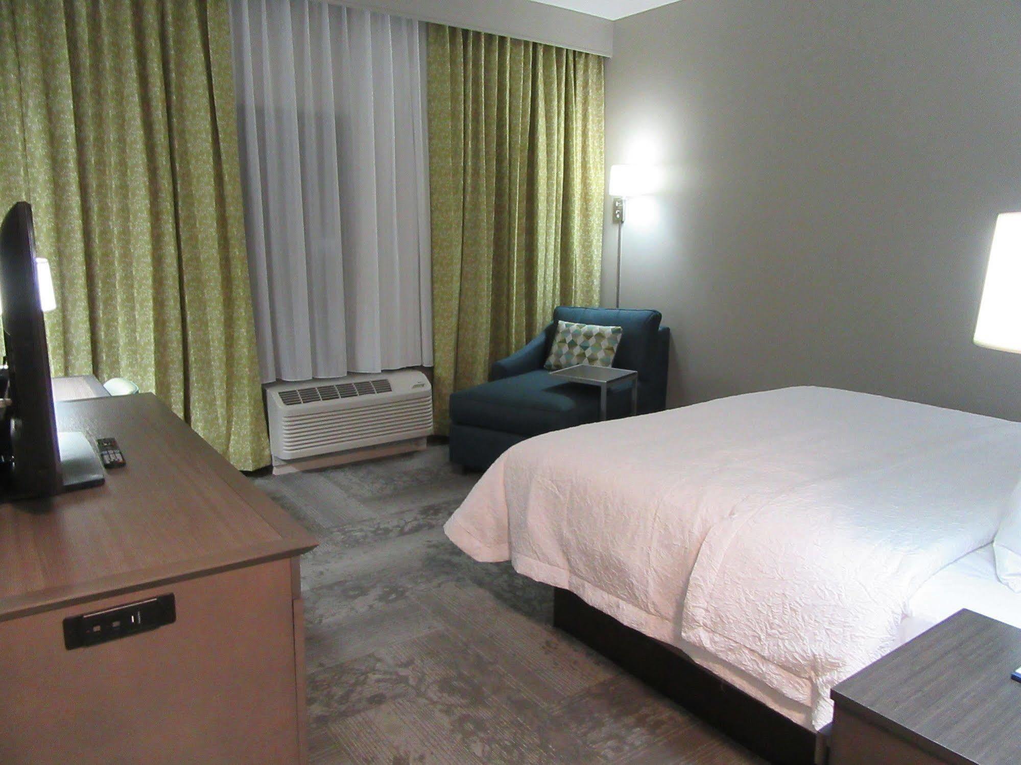 Hampton Inn & Suites By Hilton Knightdale Raleigh Extérieur photo